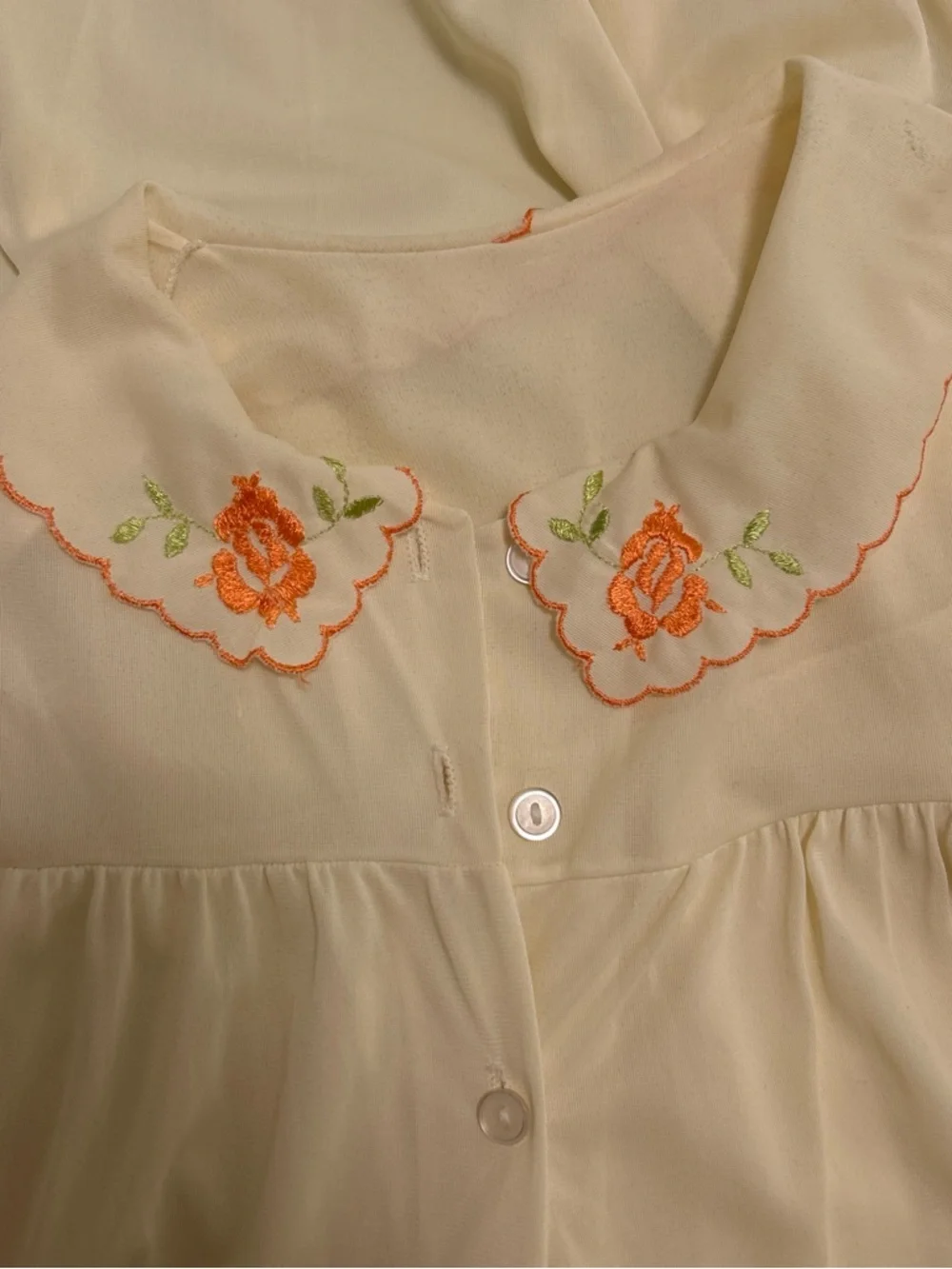 Vintage Katz butter yellow embroidered nightgown - Picture 7 of 7